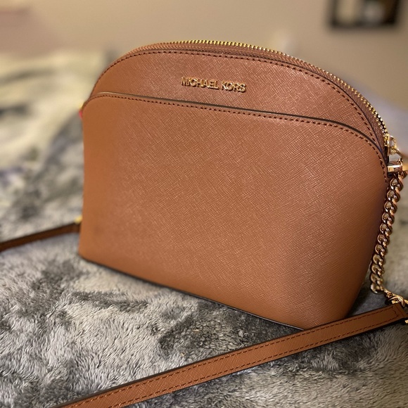 Authentic Michael Kors Crossbody Bag💕 Only carried once! Open to offers 💕 - Picture 2 of 12